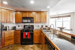 PC 3 bed -1642 Redstone Ave