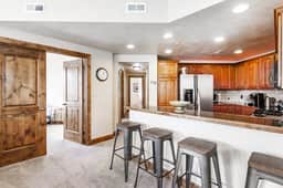 PC 3 bed -1642 Redstone Ave