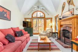 Village Townhouse 121, Jay Peak (5 bed)