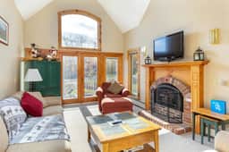 Village Townhouse 202, Jay Peak (4 bed)