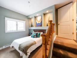 PC 3 bed-1465 Crescent Rd