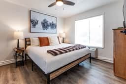 PC 1 bed - 203 Carriage House