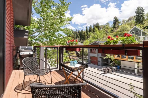 PC 5 BED - 136 DALY AVE