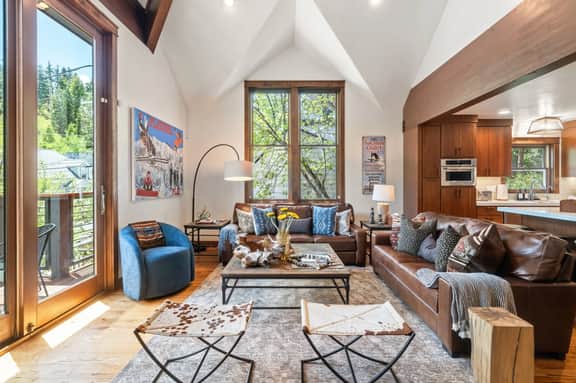 PC 5 BED - 136 DALY AVE