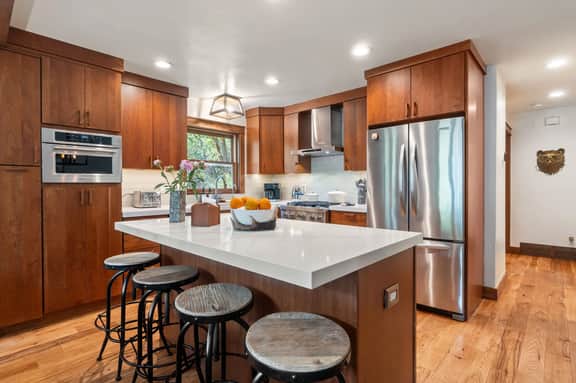 PC 5 BED - 136 DALY AVE