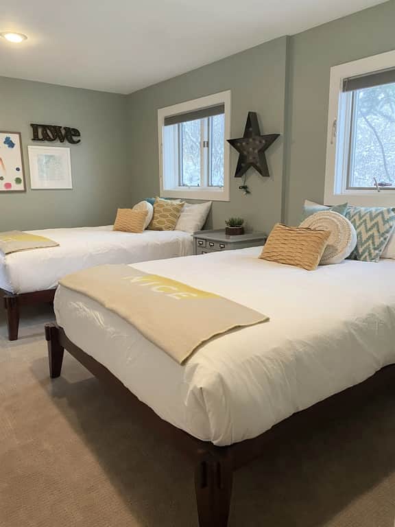 PC 3 bed-1465 Crescent Rd