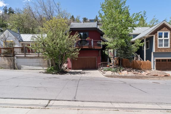 PC 5 BED - 136 DALY AVE
