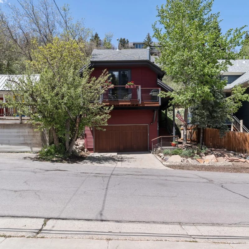 PC 5 BED - 136 DALY AVE